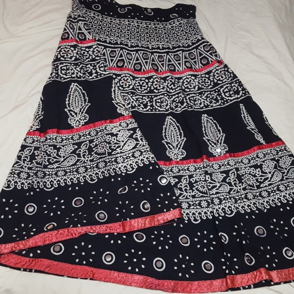 Ladies to the knee skirt